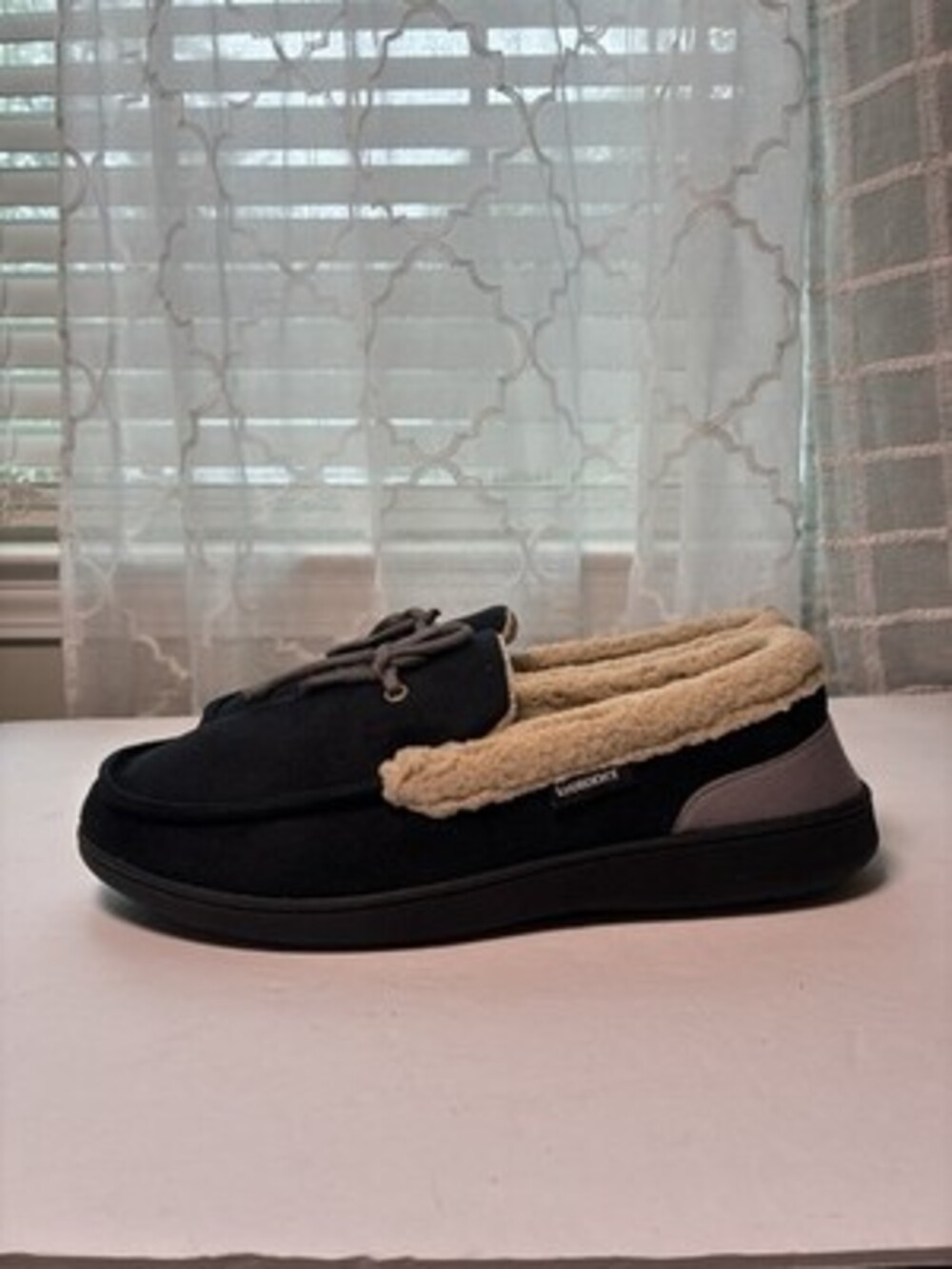 Isotoner Men's Size 11 -12 Vincent Moccasin Slippers black With Memory Foam